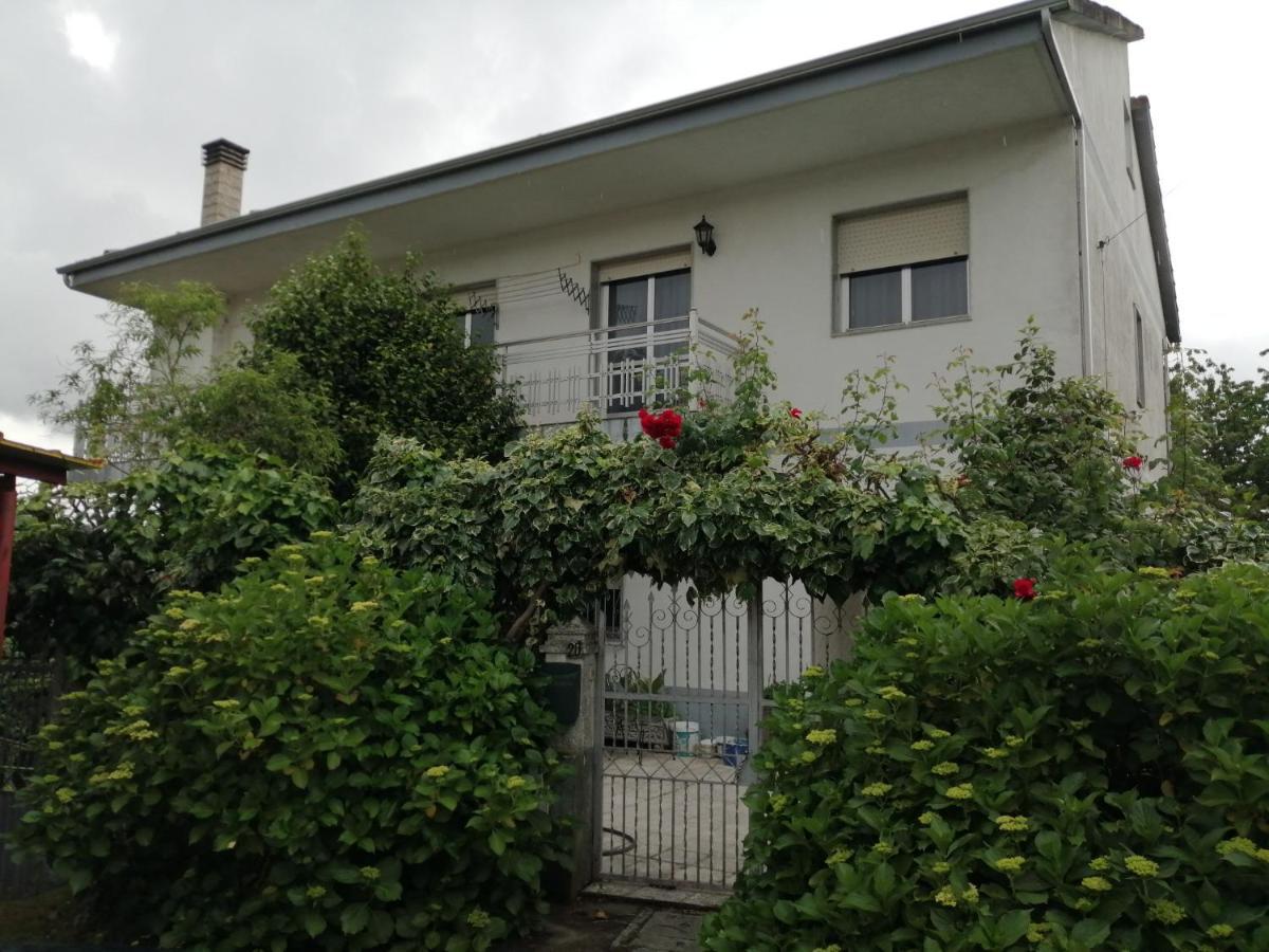A Casa Dos Avos Vila Celanova Exterior foto